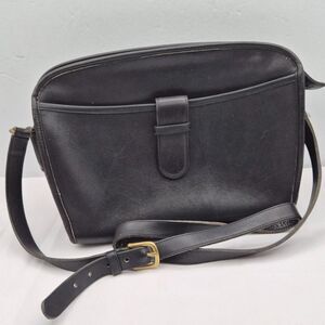 Iconic Vintage Coach Black Leather Shoulder Bag — Made in USA (Style 015-8010)